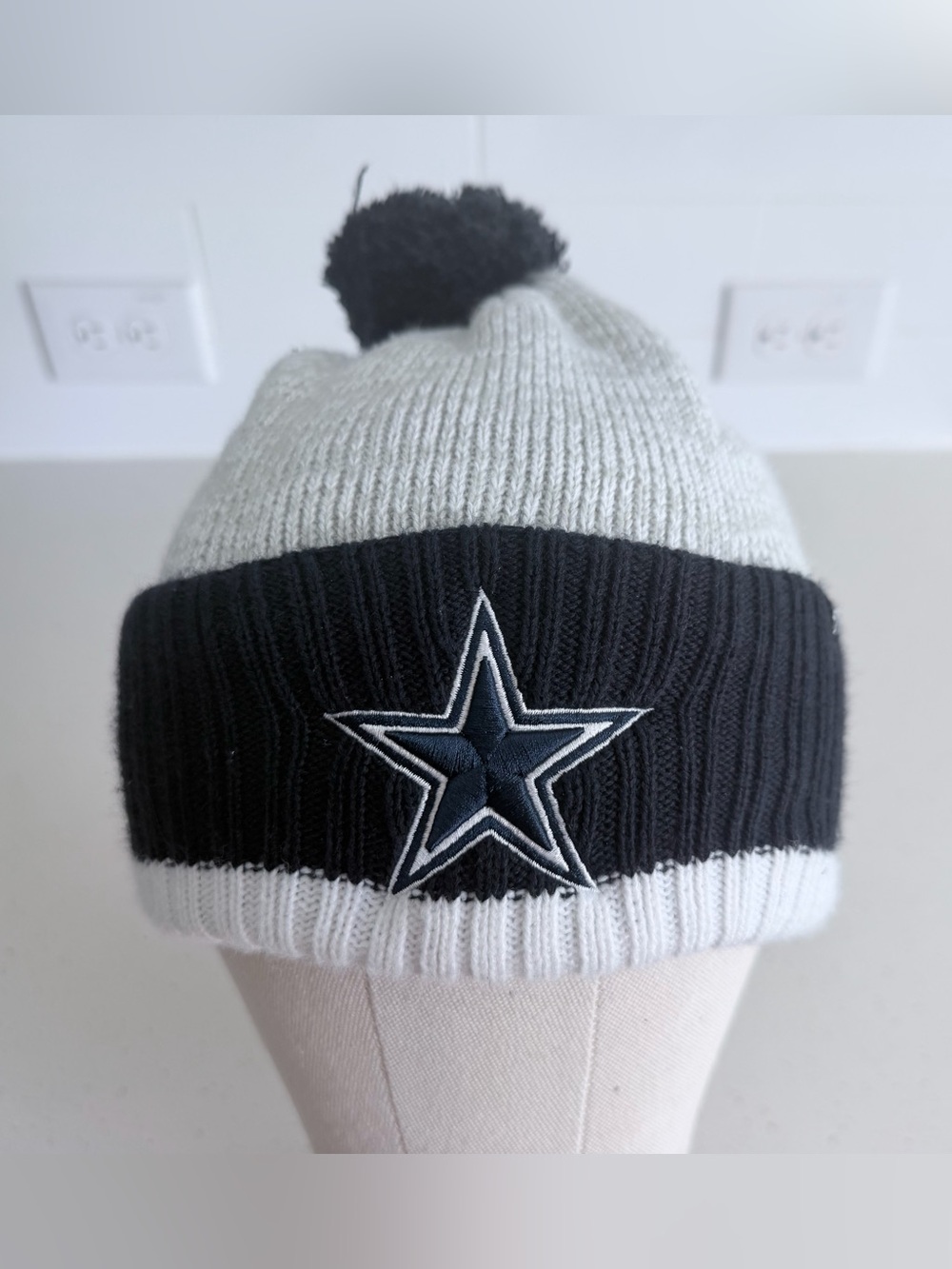 Dallas Cowboys Knit Beanie - Black & White Pom